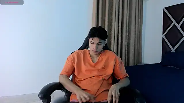 Ithan Hott online show from July 4, 2026, 3:46 am