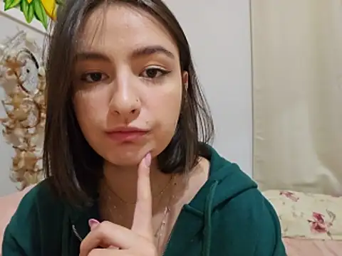Snapshot of Juh_castro chatting on June 14, 2026, 5:58 pm Juh castro online show from June 14, 2026, 5:58 pm