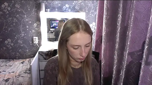 JennaLomeri online show from June 6, 2026, 12:43 pm