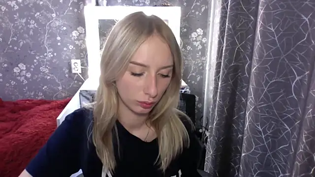 JennaLomeri online show from June 27, 2026, 11:38 am