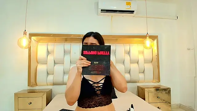 LizzyRaven online show from July 2, 2026, 11:38 am