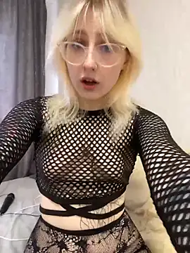Snapshot of xp_blondie chatting on June 18, 2026, 11:59 am xp blondie online show from June 18, 2026, 11:59 am