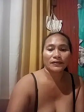 Snapshot of Queenslay chatting on July 16, 2026, 10:56 am Queenslay online show from July 16, 2026, 10:56 am
