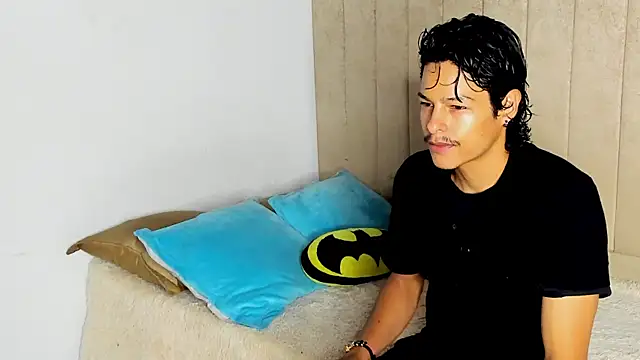 Snapshot of tommyhot7 chatting on July 10, 2026, 11:27 pm tommyhot7 online show from July 10, 2026, 11:27 pm