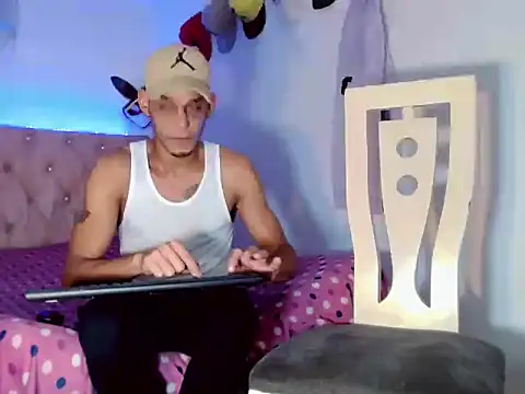 Snapshot of Brendt_Hotx chatting on June 30, 2026, 4:07 pm Brendt Hotx online show from June 30, 2026, 4:07 pm