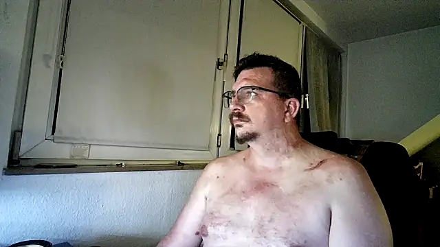 Snapshot of Redtaiger chatting on June 26, 2026, 9:42 pm Redtaiger online show from June 26, 2026, 9:42 pm