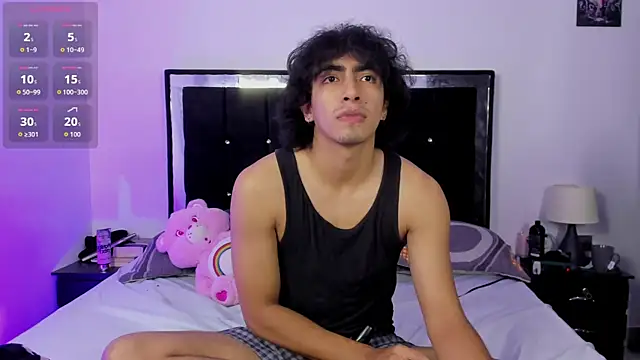 Snapshot of Shy_Mateo chatting on June 9, 2026, 11:06 pm Shy Mateo online show from June 9, 2026, 11:06 pm