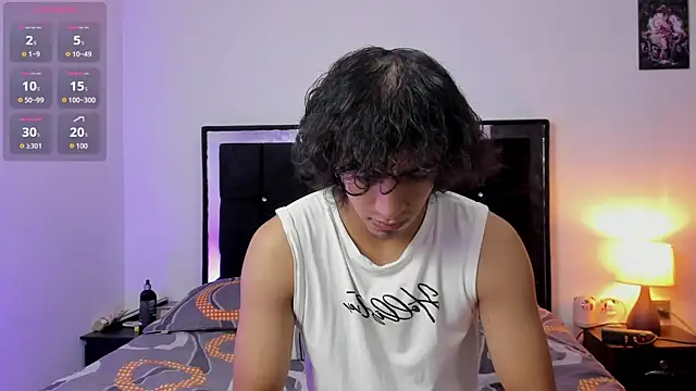 Snapshot of Shy_Mateo chatting on June 1, 2026, 9:25 pm Shy Mateo online show from June 1, 2026, 9:25 pm