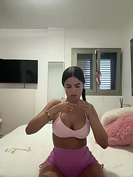 miaabelluccii online show from June 27, 2026, 7:31 pm