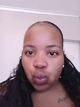 Snapshot of PeachesB chatting on July 10, 2026, 11:32 am PeachesB online show from July 10, 2026, 11:32 am