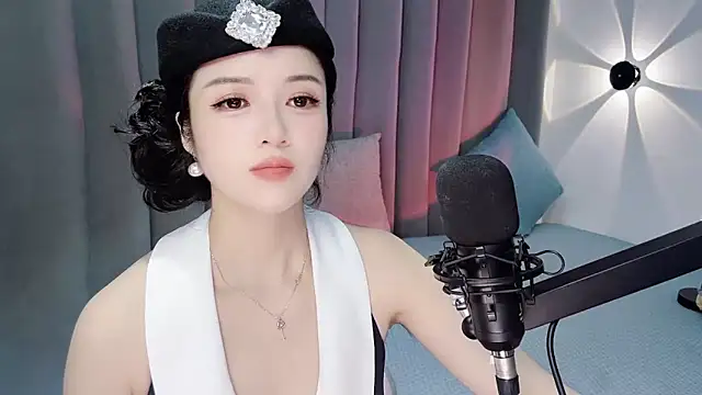 Snapshot of Momo-Wow chatting on July 7, 2026, 6:47 am Momo-Wow online show from July 7, 2026, 6:47 am