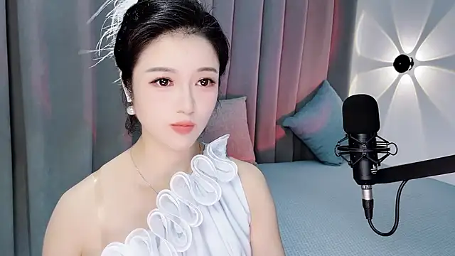 Snapshot of Momo-Wow chatting on July 2, 2026, 5:57 am Momo-Wow online show from July 2, 2026, 5:57 am