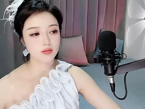 Snapshot of Momo-Wow chatting on June 5, 2026, 4:50 am Momo-Wow online show from June 5, 2026, 4:50 am