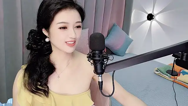 Snapshot of Momo-Wow chatting on June 20, 2026, 6:07 am Momo-Wow online show from June 20, 2026, 6:07 am
