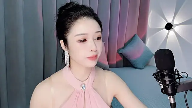 Snapshot of Momo-Wow chatting on July 1, 2026, 5:52 am Momo-Wow online show from July 1, 2026, 5:52 am