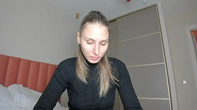 Snapshot of SofiClimbing chatting on December 29, 2024, 2:10 pm SofiClimbing online show from December 29, 2024, 2:10 pm