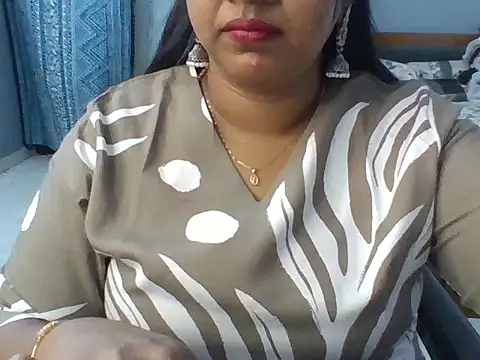 Snapshot of Tamil_hot_Meenu chatting on July 6, 2026, 1:40 pm Tamil hot Meenu online show from July 6, 2026, 1:40 pm