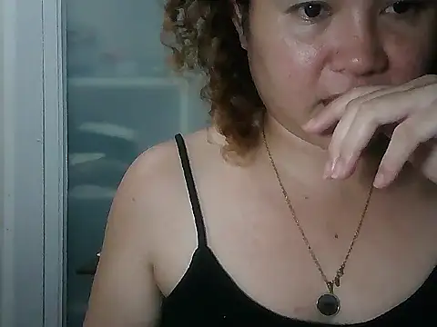 Snapshot of bitchychubby chatting on June 25, 2026, 3:39 pm bitchychubby online show from June 25, 2026, 3:39 pm