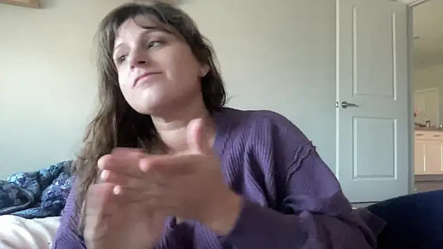 Snapshot of maddiliz chatting on October 22, 2025, 3:11 pm maddiliz online show from October 22, 2025, 3:11 pm