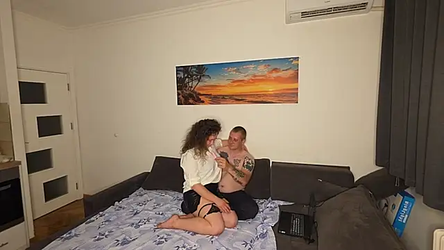 Snapshot of Desire_Couple_ chatting on June 5, 2026, 6:46 pm Desire Couple online show from June 5, 2026, 6:46 pm