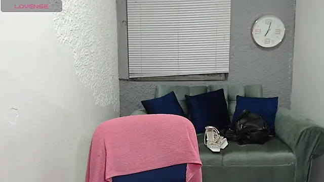 Snapshot of leilasosexy chatting on June 27, 2026, 2:56 pm leilasosexy online show from June 27, 2026, 2:56 pm