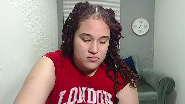 Snapshot of leilasosexy chatting on June 16, 2026, 1:33 pm leilasosexy online show from June 16, 2026, 1:33 pm