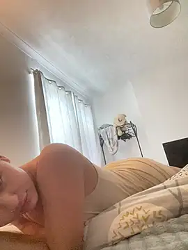 Snapshot of Goldiecherryx chatting on June 6, 2026, 4:01 pm Goldiecherryx online show from June 6, 2026, 4:01 pm