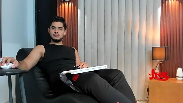 Snapshot of luciano_vitale chatting on July 16, 2026, 6:38 pm luciano vitale online show from July 16, 2026, 6:38 pm