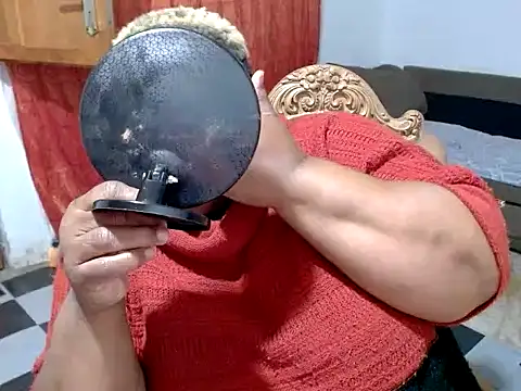 Snapshot of ROSESNICKER00 chatting on June 26, 2026, 3:51 pm ROSESNICKER00 online show from June 26, 2026, 3:51 pm