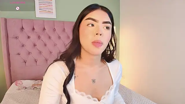 Snapshot of Hannahope_ chatting on July 1, 2026, 5:57 pm Hannahope online show from July 1, 2026, 5:57 pm