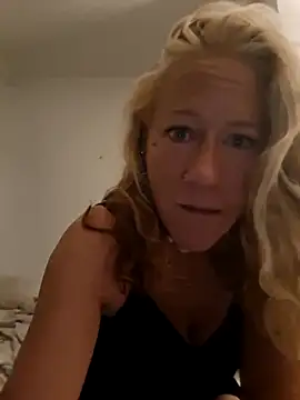 lusciouspider online show from June 4, 2026, 3:22 am