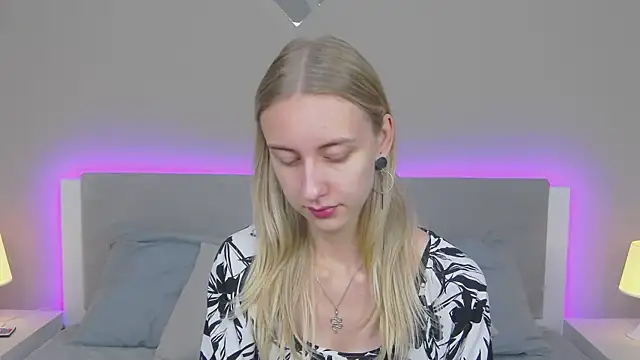 LirienVexx online show from July 17, 2026, 4:21 am
