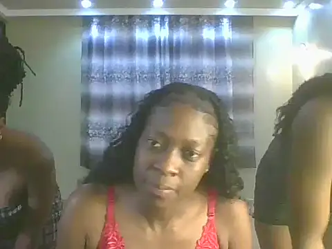 Snapshot of Sweetie_G chatting on June 3, 2026, 5:17 pm Sweetie G online show from June 3, 2026, 5:17 pm