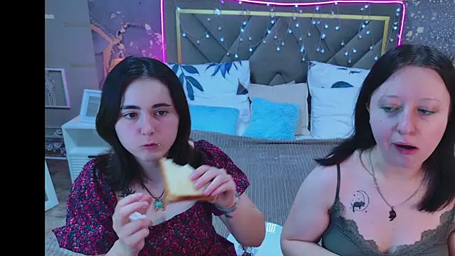 Snapshot of RuthHalll chatting on June 13, 2026, 6:22 am RuthHalll online show from June 13, 2026, 6:22 am