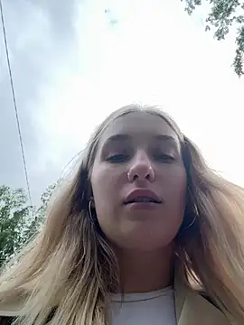 Polly Pop online show from June 24, 2026, 4:16 pm