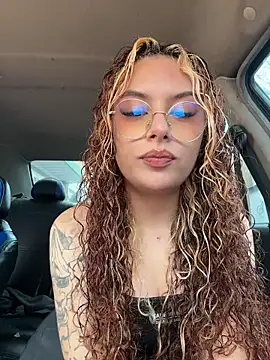 Snapshot of Joyce-fire chatting on July 3, 2026, 6:58 pm Joyce-fire online show from July 3, 2026, 6:58 pm