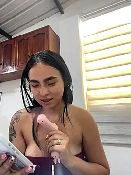 Snapshot of Sara_fernandez- chatting on July 9, 2026, 2:16 pm Sara fernandez- online show from July 9, 2026, 2:16 pm