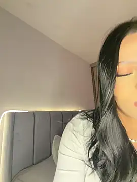 Snapshot of Michell_se chatting on June 20, 2026, 2:27 am Michell se online show from June 20, 2026, 2:27 am