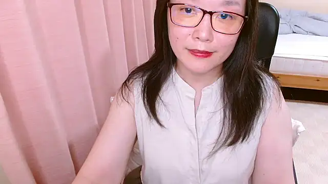 Snapshot of LENA-xo chatting on July 25, 2026, 2:56 pm LENA-xo online show from July 25, 2026, 2:56 pm