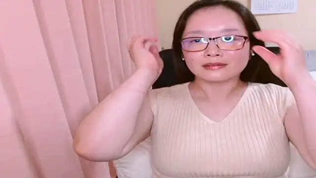 Snapshot of LENA-xo chatting on July 23, 2026, 3:30 pm LENA-xo online show from July 23, 2026, 3:30 pm