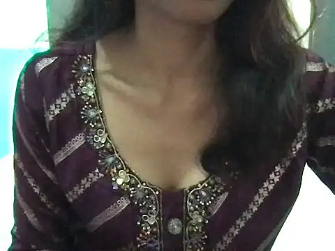 Snapshot of SIMRAN_RANI chatting on June 26, 2026, 4:40 am SIMRAN RANI online show from June 26, 2026, 4:40 am