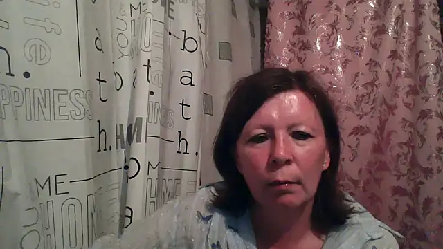 Snapshot of Schastlivaya43 chatting on July 3, 2026, 6:25 pm Schastlivaya43 online show from July 3, 2026, 6:25 pm