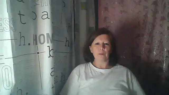 Snapshot of Schastlivaya43 chatting on June 15, 2026, 6:40 pm Schastlivaya43 online show from June 15, 2026, 6:40 pm
