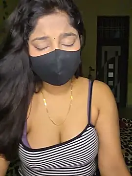 Snapshot of Aliya_roy22 chatting on June 13, 2026, 12:36 pm Aliya roy22 online show from June 13, 2026, 12:36 pm