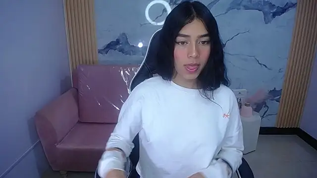 Snapshot of HotStreawberry_ch chatting on June 8, 2026, 12:49 pm HotStreawberry ch online show from June 8, 2026, 12:49 pm