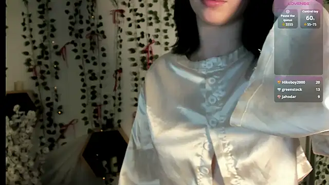 Snapshot of Velvet__Kiss chatting on June 22, 2026, 3:25 am Velvet Kiss online show from June 22, 2026, 3:25 am
