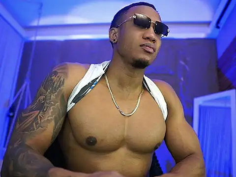 LoganVarela online show from June 27, 2026, 11:38 am