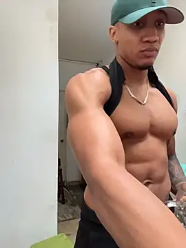 LoganVarela online show from July 5, 2026, 9:32 pm