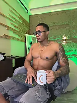 LoganVarela online show from July 7, 2026, 12:09 pm