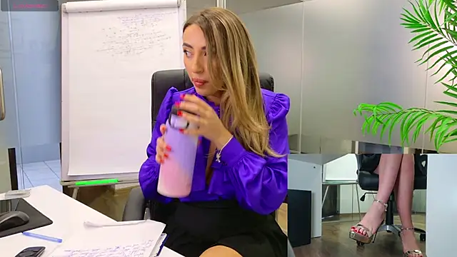 Snapshot of BabesGoWild chatting on February 27, 2025, 8:56 am BabesGoWild online show from February 27, 2025, 8:56 am